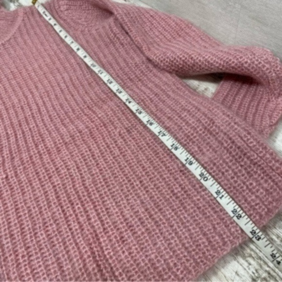 Ralph Lauren Limited Women’s Turtleneck Sweater Size S
Color Pink - Picture 10 of 12